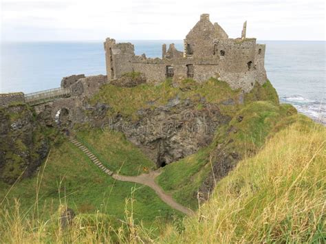 Dunluce Castle Ruins stock image. Image of promontory - 45524727