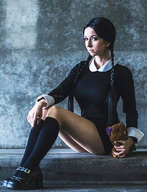 Miércoles Addams #cosplays | Cosplay woman, Wednesday addams cosplay ...