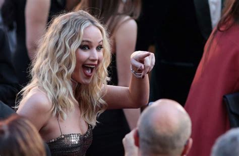 El show de bloopers de Jennifer Lawrence en los Oscar 2018 | Vía País