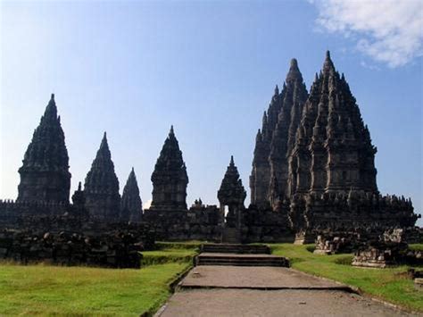 Prambanan Temple tour history ~ TRIP AREA