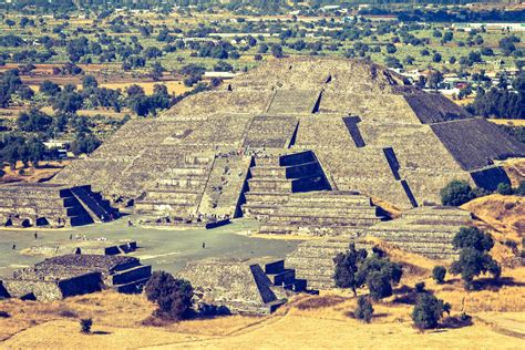 Las Pirámides del Sol y la Luna en Teotihuacán, México