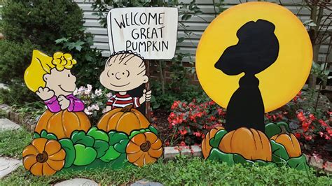 Peanuts HALLOWEEN Charlie brown Yard art decorations Its | Etsy