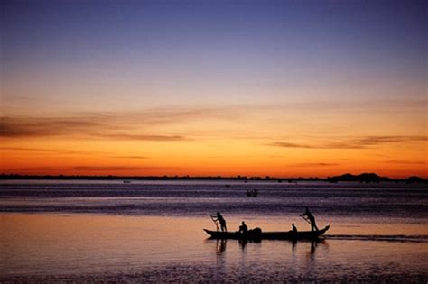 Tonle Sap Lake in Cambodia - Indochina Voyages