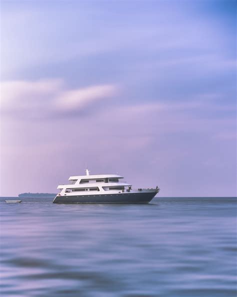 Free Images : sea, ocean, boat, vehicle, bay, watercraft, ecosystem, passenger ship, luxury ...