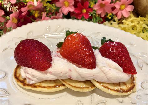 Blini with Strawberries & Cream Cheese • Sugar-Sunshine-and-Flowers