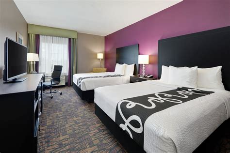 La Quinta Inn & Suites by Wyndham Jourdanton - Pleasanton | Jourdanton, TX Hotels