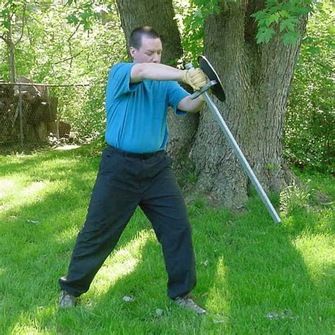 Sword and Buckler of Liechtenaur | Sword, Martial arts, Pose reference