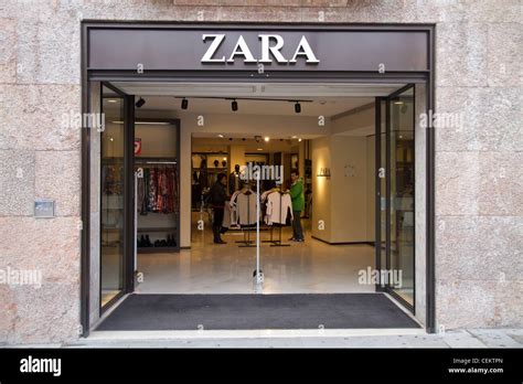 Zara store shop Spain Stock Photo - Alamy