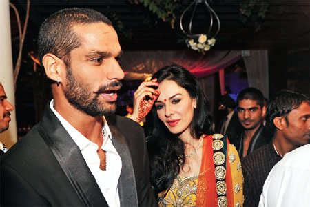 Cricket Streaming: Shikhar Dhawan With Wife Romantic Wallpaper