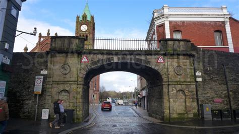 The Walls of Derry City, County Londonderry - See Around Britain