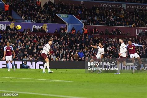 Leon Bailey of Aston Villa scores the winning goal during the Premier... News Photo - Getty Images