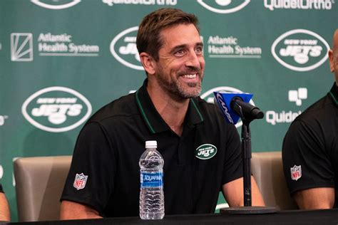 Former Highest Paid QB Aaron Rodgers’ Struggle With the Jets Continues ...