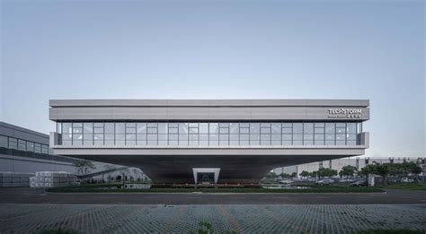 Techstorm Headquarter Industrial Park / DUTS design | ArchDaily