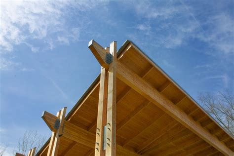 Double timber columns supporting glulam beams Detail Architecture ...