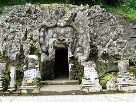 Visiter le temple Goa Gajah près de Ubud, à Bali en Indonésie