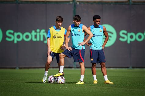 Balde and Gavi in Luis de la Fuente's first Spain squad