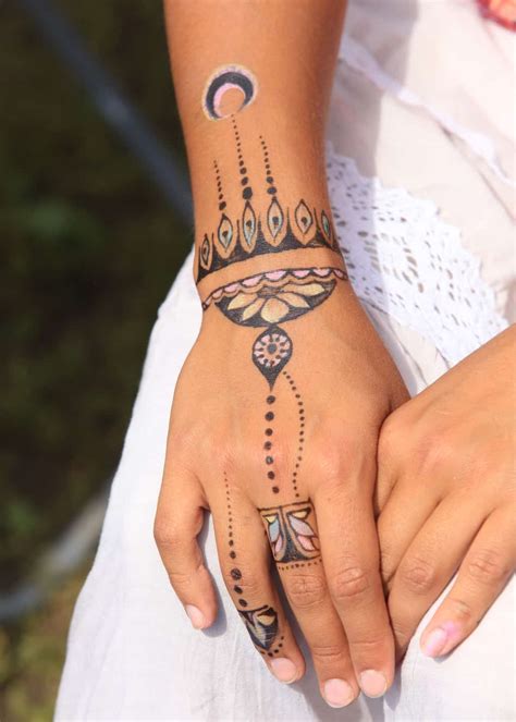 The Exotic Beauty of Henna and Mehndi Tattoos – Self Tattoo