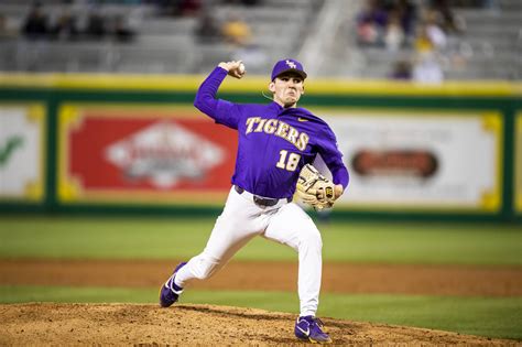 LSU Baseball rises in the polls after series win