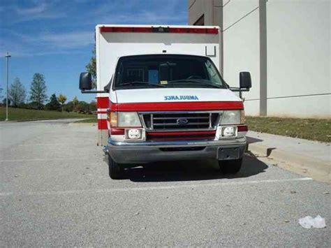 MEDIC MASTER FORD E450 AMBULANCE (2003) : Emergency & Fire Trucks