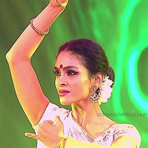 Rukmini Vijayakumar colors tv awards dance S1 8 pics – indiancelebblog.com