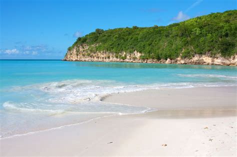 Dickenson Bay Holidays 2024/2025 - Antigua | Mercury Holidays