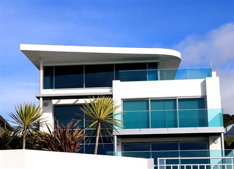 Modern Building Against Blue Sky · Free Stock Photo