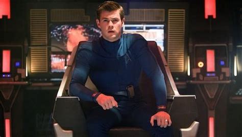 Chris Hemsworth returns in Star Trek 4 | Star trek 4, Star trek, Chris ...