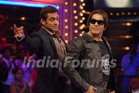 Salman Khan with his duplicate Media