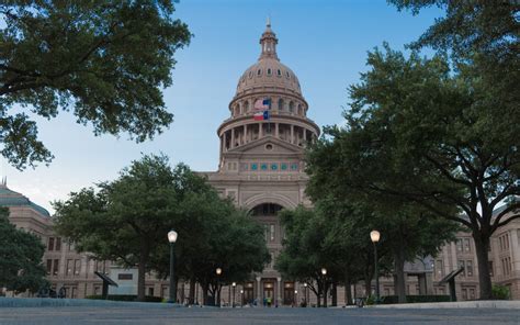 Texas State Capitol Building in Austin Texas [OC] [5990x3744 ...