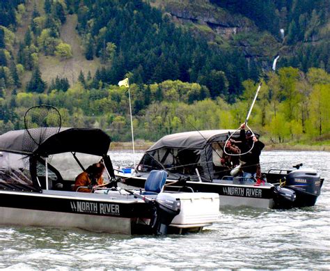 The Optimal Times for Coho and King Salmon Fishing on the Columbia River