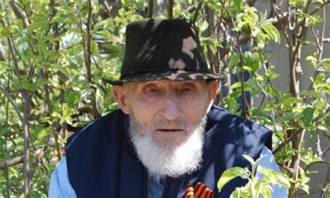 World's 'oldest man' dies at 122 after attributing his long life to 'no alcohol, tobacco or ...