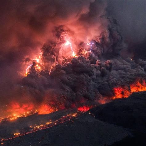 Not really a cloud, but so cool: Volcanic lightning from a pyroclastic ...