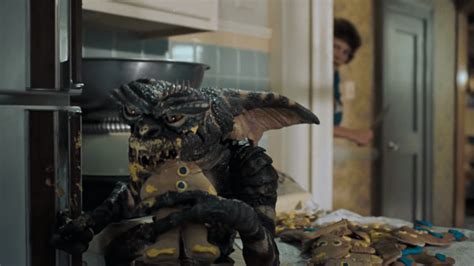 Gremlins - 4K Trailer 0-33 screenshot