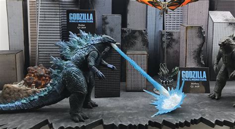 [Toy Fair] NECA's 'Godzilla: King of the Monsters' Action Figure Line Includes Mothra and Rodan ...