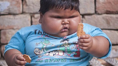 10 Month Old Is The Fattest Baby In The World - YouTube