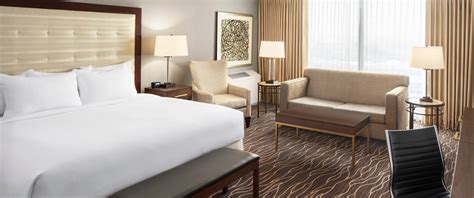 Hilton Kansas City Hotel Near KCI Airport