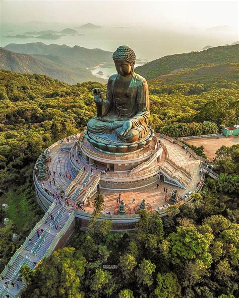 Tian Tan Buddha Hong Kong in chains - 天壇大佛. 268 stairs to get the top ...