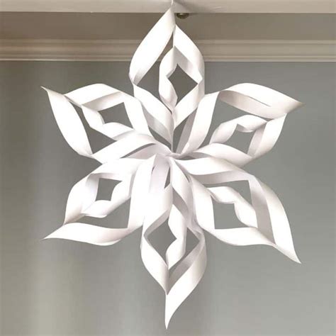 3D Snowflakes: How To Make Your Own Giant Paper Snowflakes ...