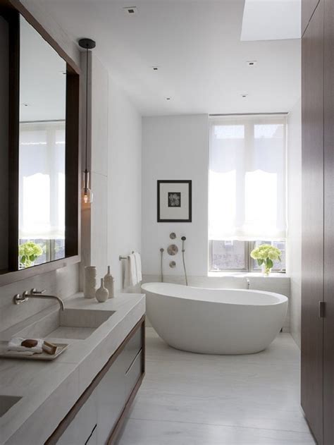 Minimalist White Bathroom Designs to Fall In Love