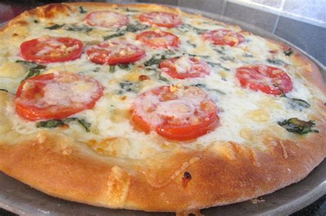 Margherita Pizza - Fresh Garlic, Basil and Roma Tomatoes (VIDEO) - Easy ...