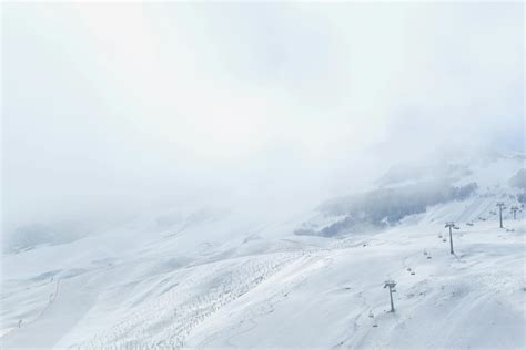 Snow Covered Hill · Free Stock Photo