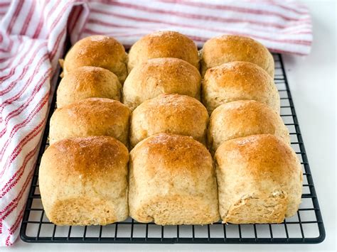 Homemade Whole Wheat Buns - A Pretty Life In The Suburbs