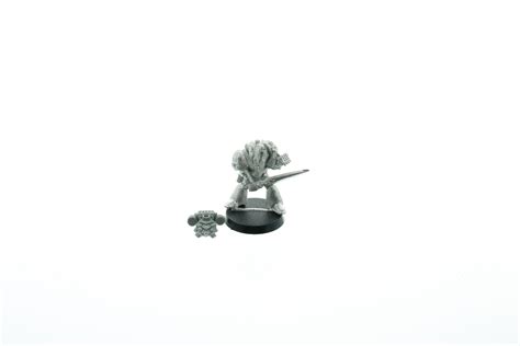 Warhammer 40.000 Rogue Trader Lt. Commander With Power Sword | WHTREASURY