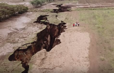 A África está se dividindo em duas partes, e esta é a prova