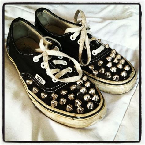 DIY studded Vans tutorial. Whatthediy.blogspot.com | Studded vans, Vans ...