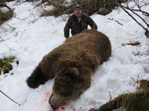 Kodiak Brown Bear Hunting - Jake Jefferson - Black River Hunting