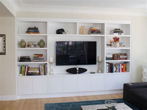 The Perfect TV Wall Ideas That Will Not Sacrifice Your Look - 05 • InteriorDUB | Built in wall ...