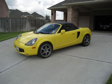 Yellow Toyota MR2 Spyder