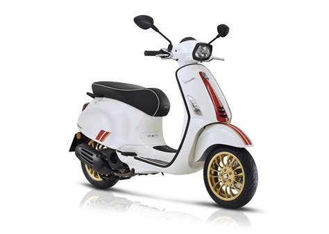 Motorrad Vergleich Vespa Sprint 125 Racing Sixties 2023 vs. Vespa ...