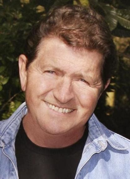 Mac Davis Death Fact Check, Birthday & Age | Dead or Kicking